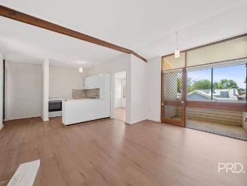Unit 2/74a Tompson Street, Wagga Wagga NSW 2650