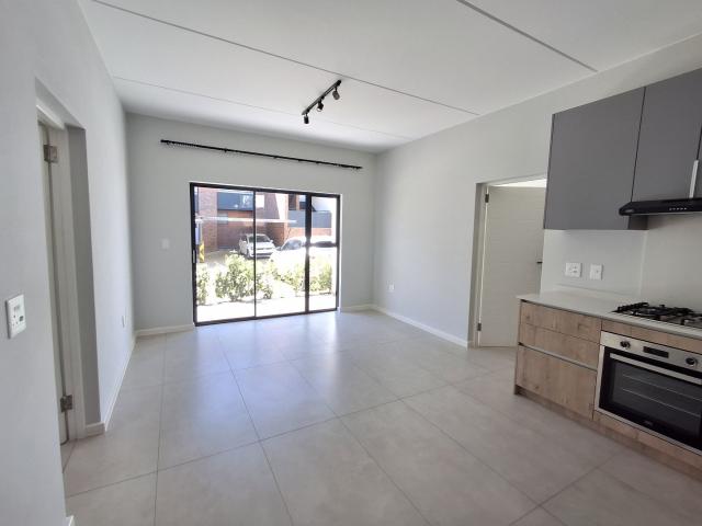Unit 33: Ground Floor 2 Bed, 2 Bath with Garage – Lincoln Place, Bryanston