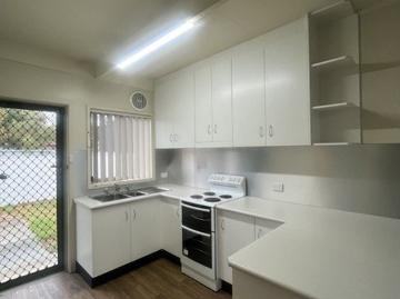 Coleambally, Victoria - Parking, Equipped kitchen