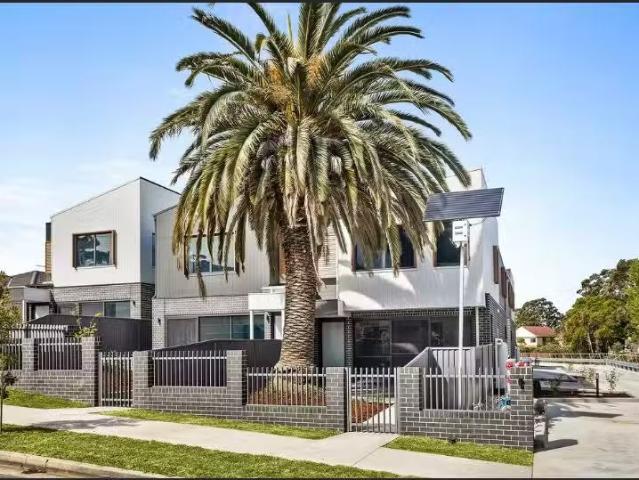 Unit 5/7 Dawson Street, FAIRY MEADOW Townhouse for rent Liste.