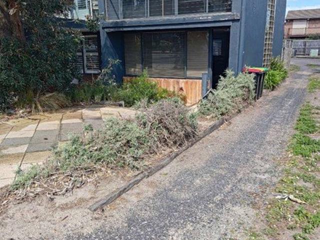 Unit 50m to Aspendale beach