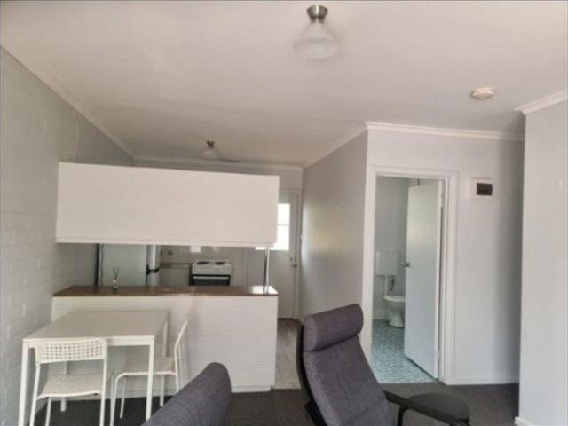 Unit 5/2 McAuley Street