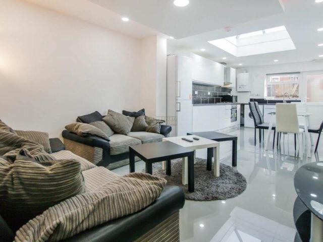 Unity Place, Birmingham B29 5 bed terraced house to rent £650 pcm £150 pw