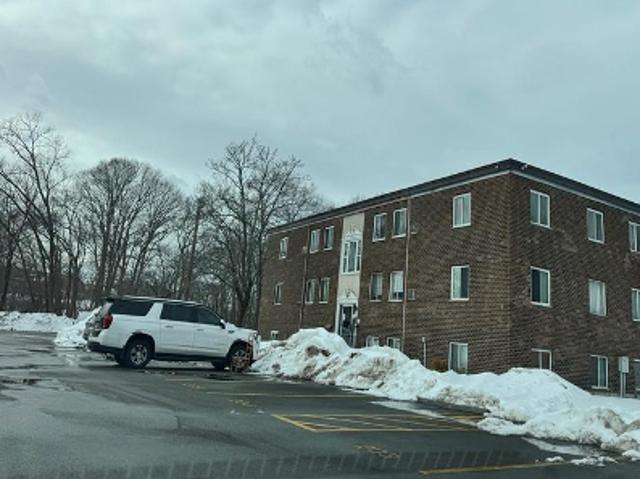 Universal St Apt 5