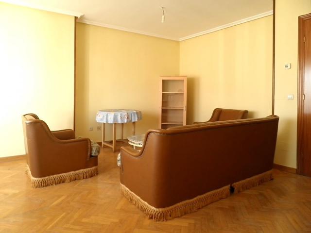 UNIVERSIDAD. 3 HAB.MUEBLES.AMPLITUD. SOL. CDAD INCLUIDA