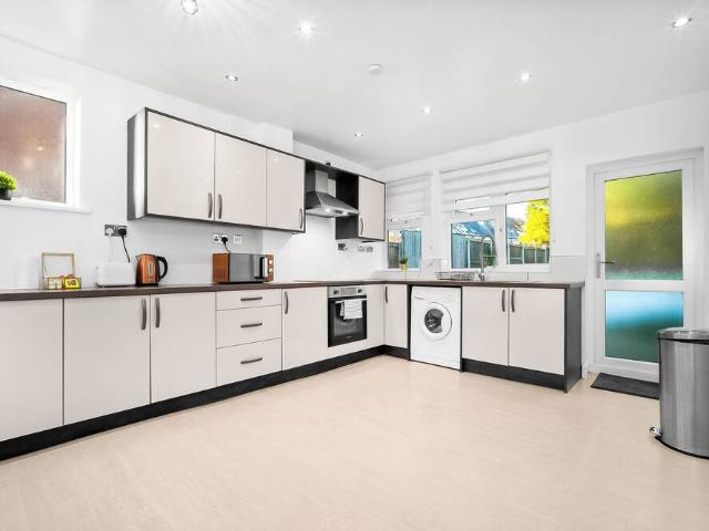 University of Birmingham Medical School, Vincent Drive, Metchley, B15 2SG, United Kingdom | 3 bed house for rent #96674729 | Rentberry