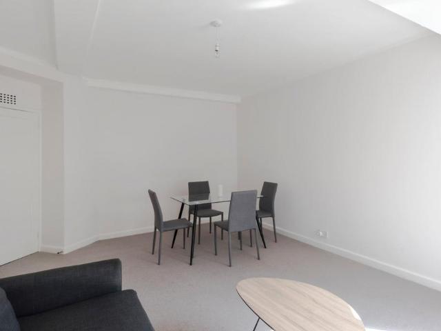 University Street, London WC1E 2 bed apartment to rent £3,500 pcm £808 pw