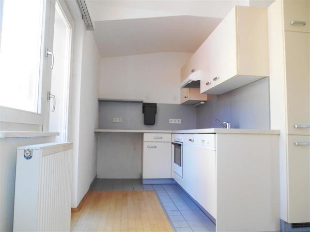 Reserviert Universitätsviertel: 3 Zimmerwohnung 2 er WG tauglich mit extra Wohnküche und kleinem Balkon – für Studierende
