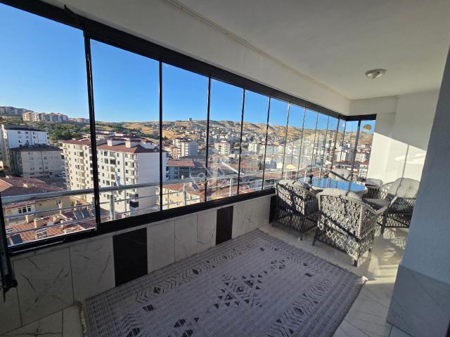Üniversite Mahallesi'nde 4+1 | 195 M² | Şehir Manzaralı | 3 Yıllık Lüks Daire