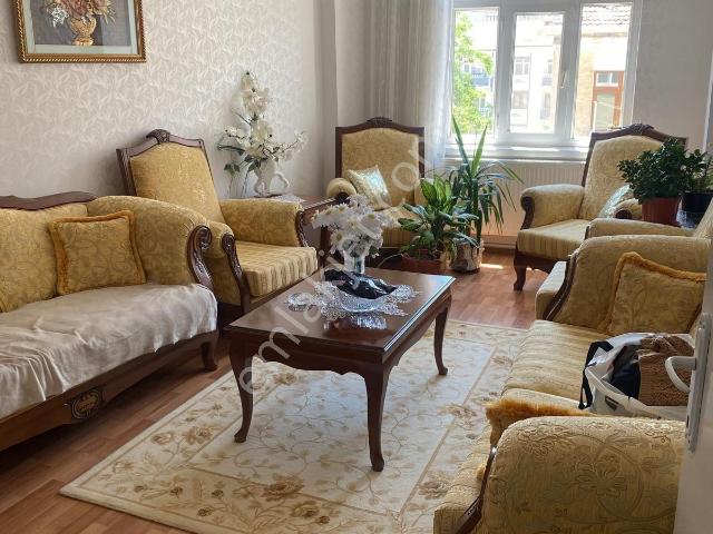 Üniversite Mahallesi'nde Üniversiteye Yürüme Mesafesinde 3+1 Güney Cepheli Satılık Daire