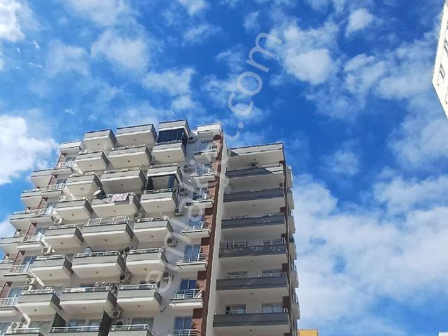Üniversite Caddesinde