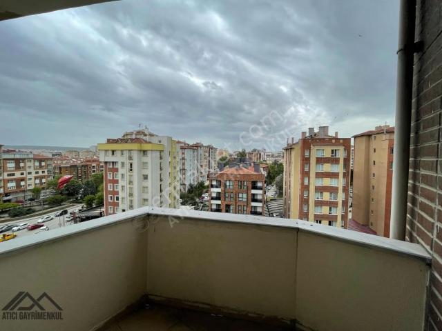 Üniversite Cadesi Üzerinde Tranvay Durağı Dibi Kiralık 3+1 Daire