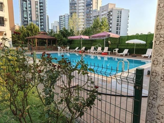 Üniversite Civarı Doğalgazı Havuzlu Geniş 2+1 Kiralık Daire