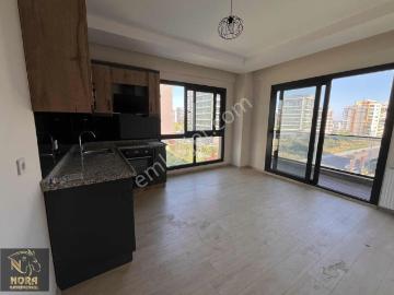 Üniversite Kız Yurdu Karşısı Lüks 2+1 Site İçerisi