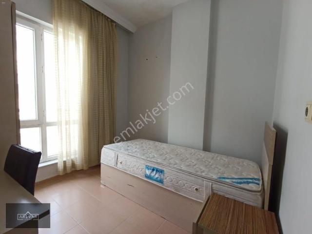 Üniversite Karşısı Güvenlikli Sitede Satılık 2+0 Stüdyo Daire
