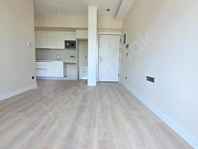 Üniversite Ve Metro Yakını 1+1 arakat Yeni Binada Daire