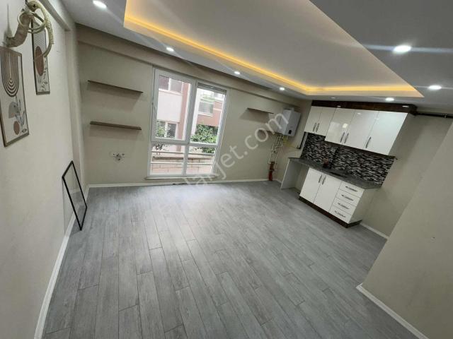 Üniversite Yakını Depozitosuz Ara Kat Eşyasız 1+1 65m2 Daire