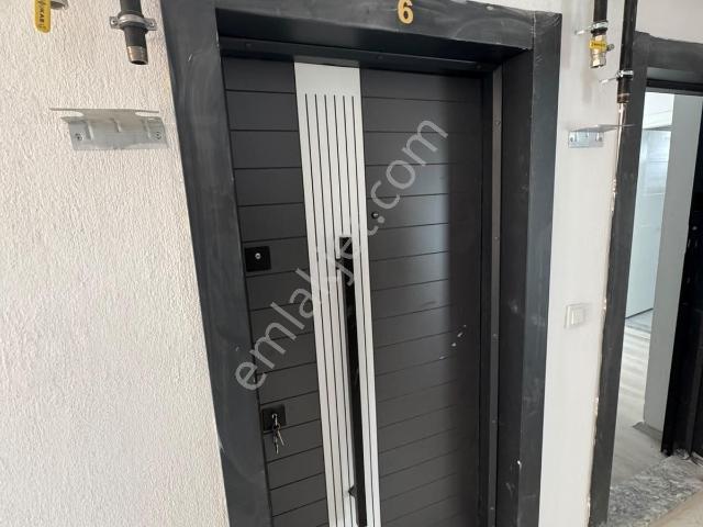 Üniversite Yolunda İster Eşyalı İster Eşyasız Kiralık 1+1 Sıfır