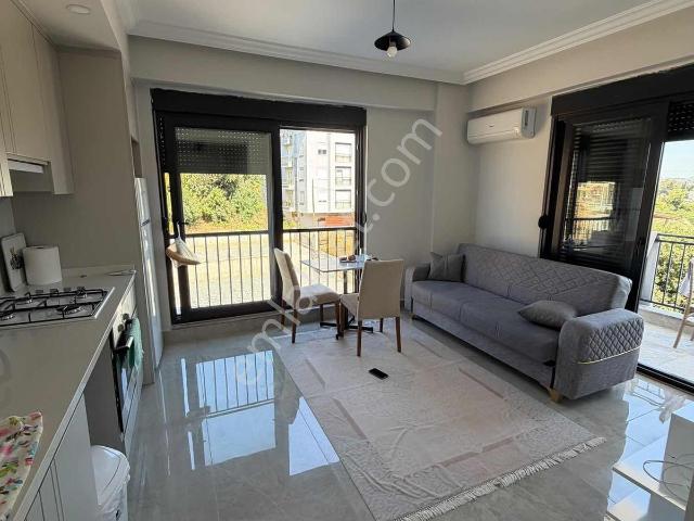Üniversiteye 200 Metre Mesafede Lüks Eşyalı Kiralık 2+1 Daire