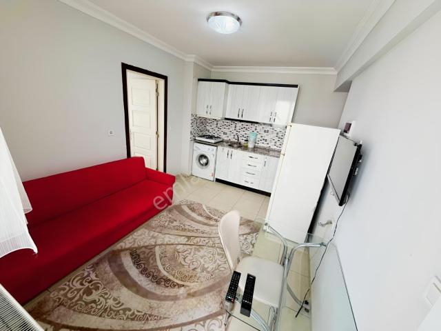Üniversiteye Yakın Konumda Ara Kat Balkonlu 1+1 Eşyalı Apart!