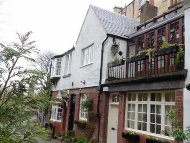 Universities of Glasgow and Strathclyde Air Squadron, 12 Park Circus Lane, Glasgow, G3 6AX, United Kingdom | 2 bed apartment for rent #138851955 | Rentberry
