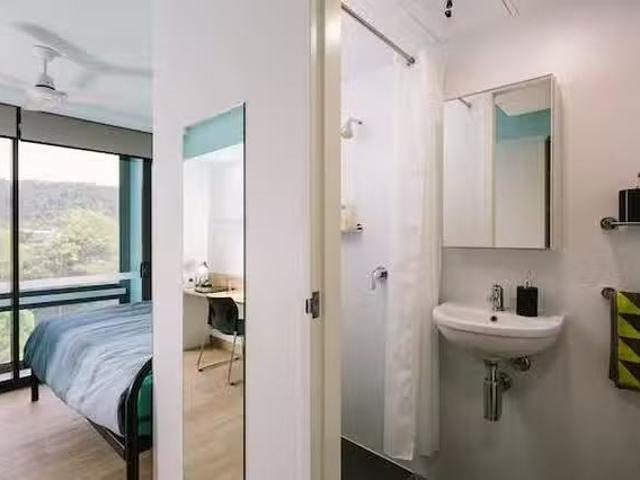 Uni Lodge John Grey Hall 6 bedroom apartment standard