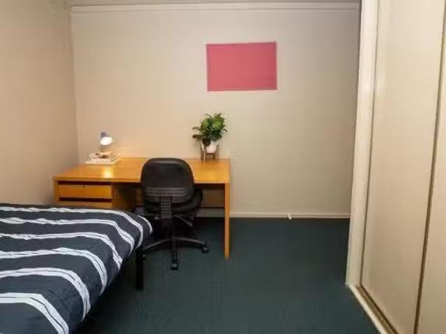 Uni Lodge La Trobe University Bendigo Villas Single Room.