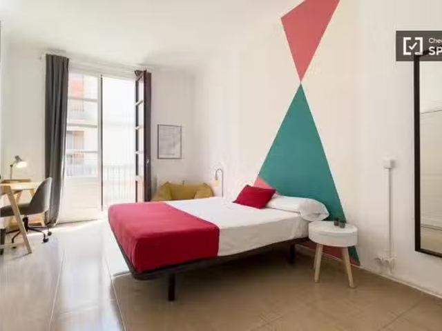 Acogedor Vive la experiencia coliving en el corazón de Barcelona