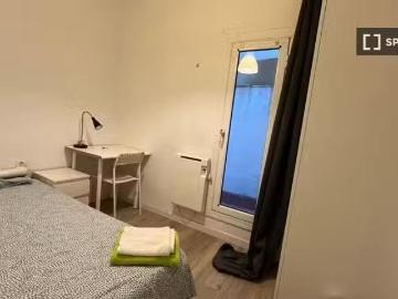 Único Acogedora habitación en alquiler en un apartamento de 4.