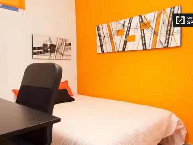 Barato Acogedora habitación en piso compartido en Alcalá de He.
