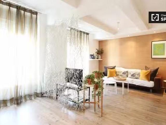 Bonito Amplio apartamento de 2 dormitorios en alquiler en Cent.