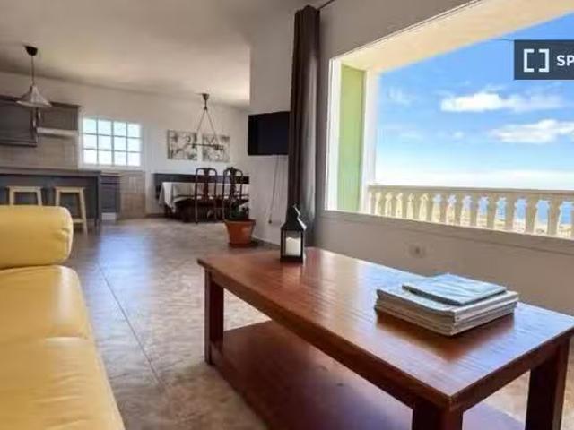 ¡Oferta! Apartamento de 3 habitaciones en alquiler en Breña Alta