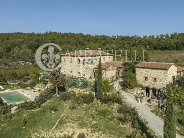Unico ed affascinante oltre che caratteristico casale toscan. 600m² Rapolano terme