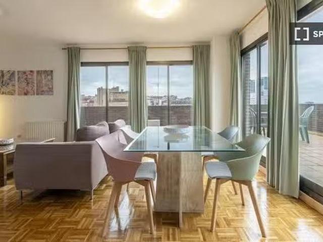 ¡En alquiler! Estudio en alquiler en Valdeacederas, Madrid