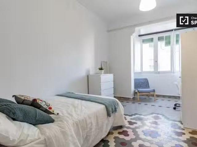 ¡Oferta! Habitación moderna en apartamento de 7 dormitorios en.