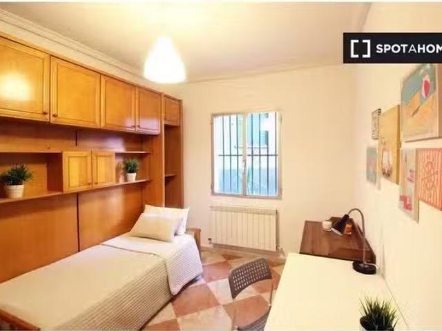 Nuevo Habitación amueblada en piso de 5 habitaciones en Caraba.