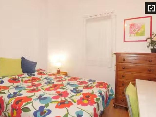 ¡Oferta! Habitación doble en apartamento de 4 dormitorios en e.