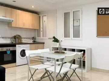 Calle de la Sal, Madrid, Plaza de España