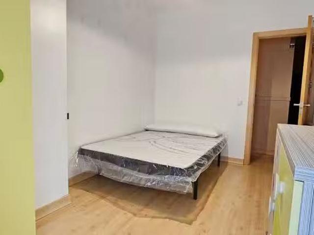 Único Habitación en Avenida de Santa Bárbara, Santa Bárbara