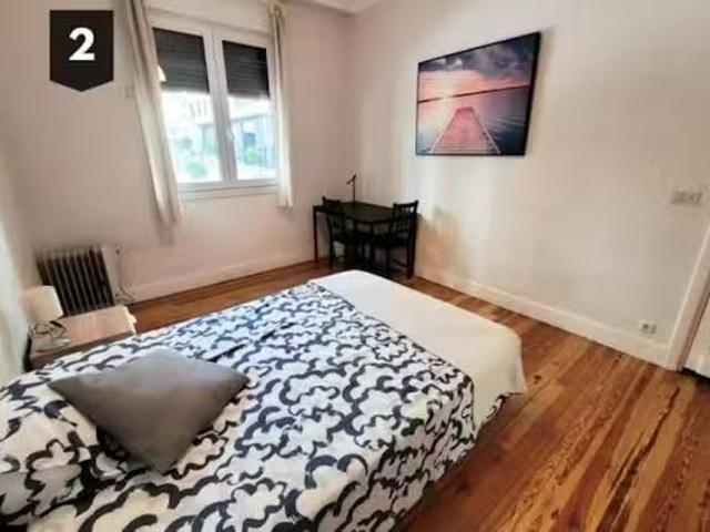 Bonito Habitación en Avenida Lehendakari Aguirre, San Pedro de.
