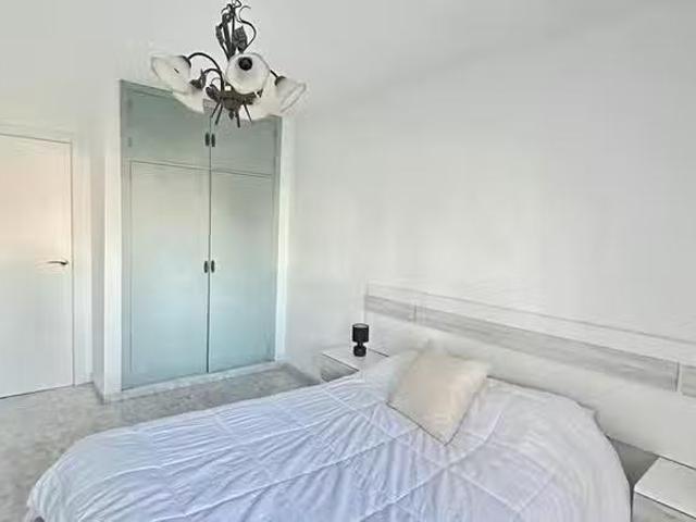Acogedor Habitación en Avenida Río Ventalomar, Santa María de.