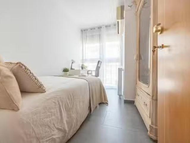 ¡Recién llegado! Habitación en Avinguda de Blasco Ibáñez, Algi.