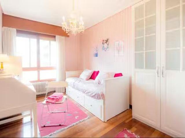 ¡En alquiler! Habitación en Amadeo Deprit Kalea, Iturrialde