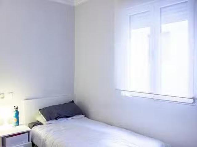 ¡Recién llegado! Habitación en Calle Acuerdo, Malasaña