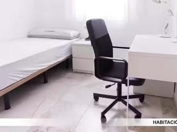 Nuevo Habitación en Calle Carlos Brujes