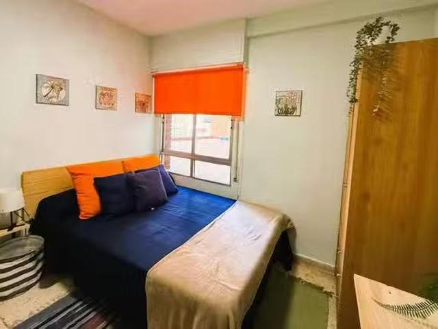 ¡Recién llegado! Habitación en Calle Carlos III