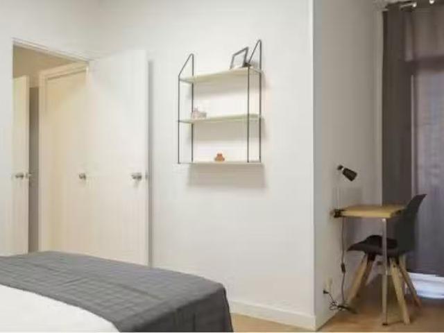 ¡Recién llegado! Habitación en Calle de Orense, Cuatro Caminos