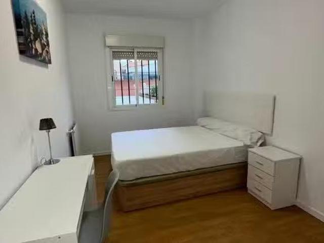 ¡En alquiler! Habitación en Calle de Afueras a San Roque, Valv.