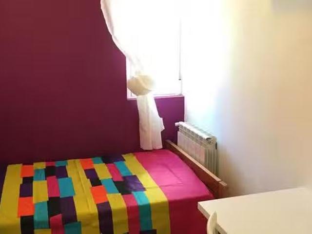 Bonito Habitación en Calle de Antillón, Puerta del Ángel