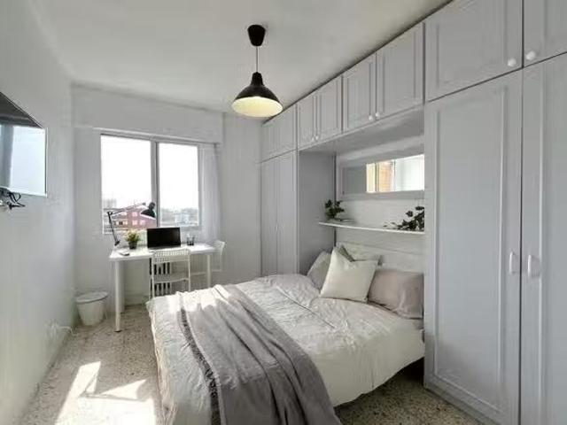 Único Habitación en Calle de Camarena, Aluche